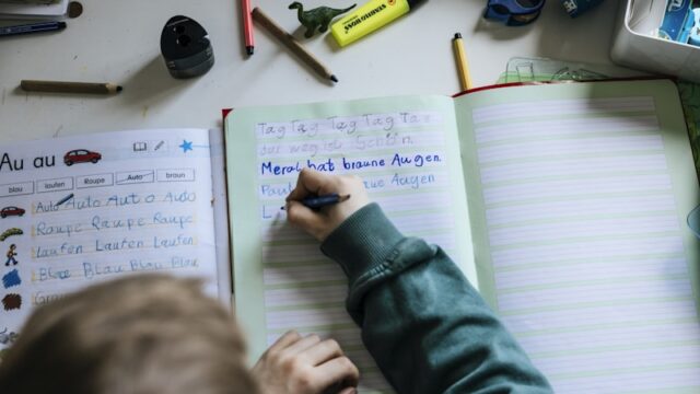 自由研究のタイトルのつけ方やさしく解説|小学生でも書きやすいコツとすぐ使える例文集