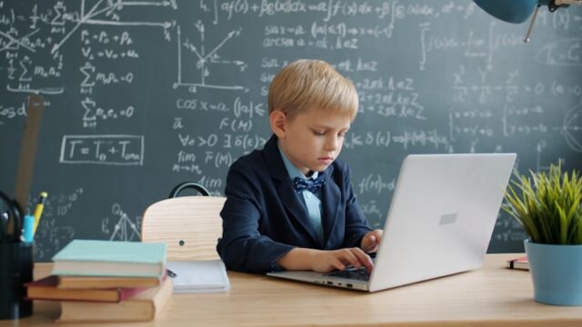 自由研究のタイトルのつけ方やさしく解説|小学生でも書きやすいコツとすぐ使える例文集