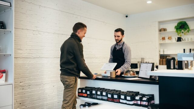 スタバでスリーブをつけてくれないのはなぜ?理由とお願いしやすい伝え方をやさしく解説